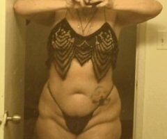 Bloomington escorts - miss indenpent is ready for the best wildest sexy thick green eyed milf !!😍come get relax and lets have fun.😏😘😝