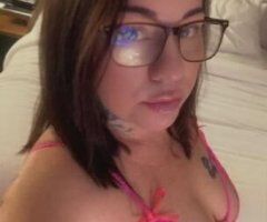 ✨⭐CURVY Brunette MILF⭐✨ - Image 3