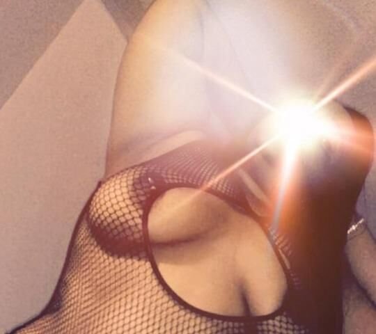 sweet wet pussy 💦💦💦facetime for vercation on iPhone or what app💦💦incalls only - 1