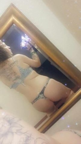 hey its riley! lets hang out! Outcalls only - 1