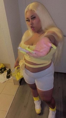 big booty juicy In town Read Bio - 1