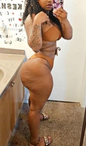 Hi Love 🍭🍑 I am a BIG SEXY and accommodating dark skin girl 🍑🍭 available for INCALL 💦 - 1