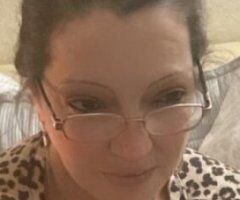 Las Vegas escorts - Mature Busty Brunette