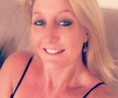 San Fernando Valley escorts - sexy mature blonde waiting to please you!