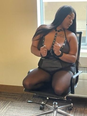 your favorite bbw baddie🪷♥ throat god 💕 OUTCALL SPECIAL // I PULL UP FASTER THAN DOORDASH ☎ - 1