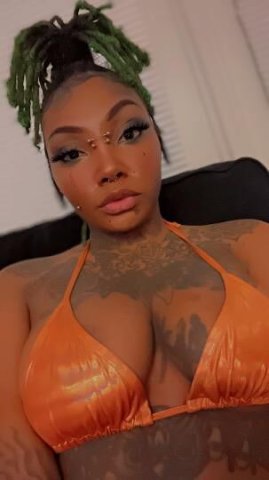 DIAMOND RAINE Sexy ebony N TOWN 🍫 juicy 💦 booty 🍑 full of tattoos!!️ - 1