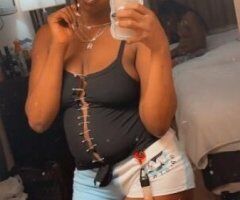 Hampton area incalls outcalls - Image 12