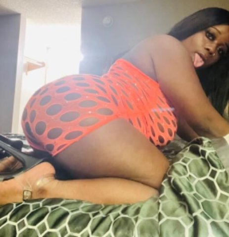 Not staying long!!!! Come bend this nice ass over 😍😍 Natural Super Soaker and tight Grips💦 - 1
