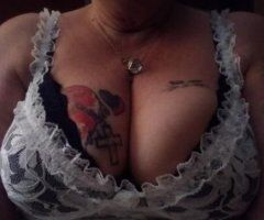 mature bbw with amazing smouth and hand skills - Image 3
