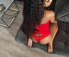 SEXY REDD WET PUSSY - Image 2