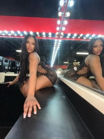 New in town 💋 - 1