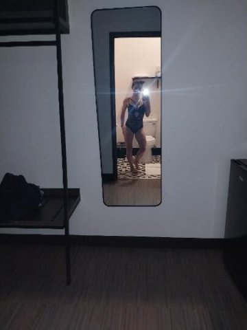 5ft cuttie with a perfect little booty - 1