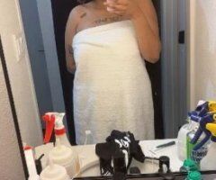 College Station escorts - hey loves im available today hmu