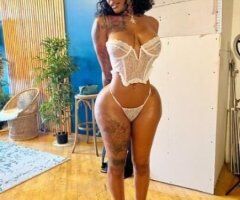 Laceyy Throatss - Image 4