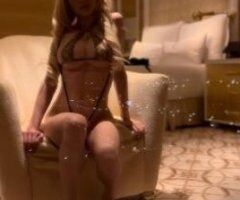 petite blonde hottie - Image 3