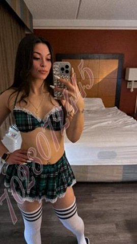 Sexy Latina/Filipina Treat 🍬😘 Visiting! Don't miss out! 😉 - 1