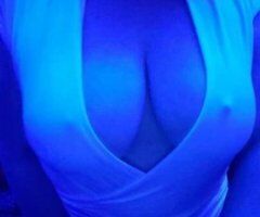 Hot Blonde! Pay in person. Curves in all the right places. No Deposit - Image 9
