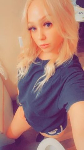 beautiful tall southern girl with great city vibe - 1