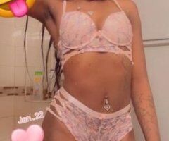Quad Cities escorts - head doctor dark long leg petite freak