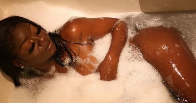 sexy boby nice boobs sexy ass slim fit that will make you cum when you see it 😘😘😘 - 1