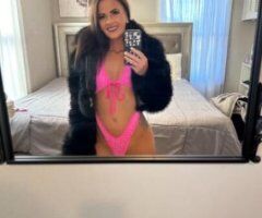 Petite and fun brunette - Image 3