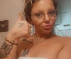in and outcalls available - Image 2