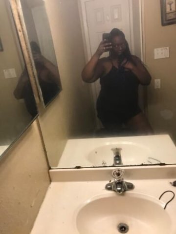 sexy thick Stressed Lets Fuck! Would love to put a 😊 on your face.text me 😉 - 1