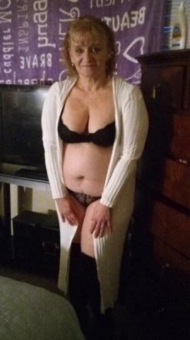 fun woman looking for generous man - 1