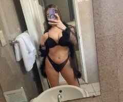 Chicago escorts - I am a girl available 24 hours a day