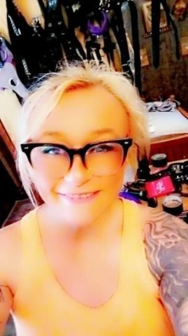 👋🏼 Gloryhole is open or maybe a 🫦Kimmi Kwicky🔥 - 1