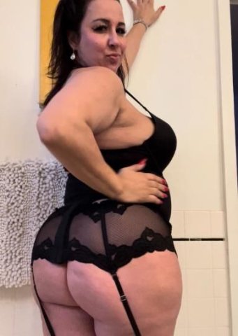 Curvy Does It Better - 1