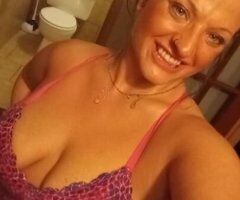 Minneapolis / St. Paul escorts - Incall Available This AM - Gorgeous & Thick MILF - Natural Feeling Experience (not transactional)