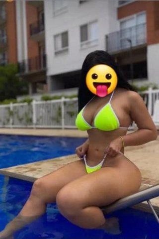 sexy latina - 1