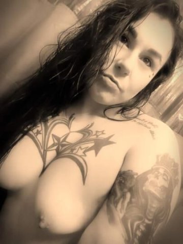 been looking for a badass chick with a tight pussy & fat ass thats down to please u how ever u want - 1