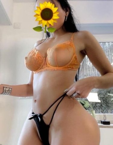 🔥🍑I’m sexy Latina Culona girl I’m new in town and available now come to me now 🥰💦 - 1