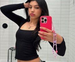 ❤hott new girl ❤100%❤pretty special 👍happy 🌹 - Image 1