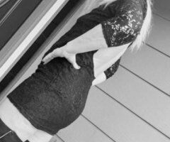 sexy blonde with big bootie - Image 2