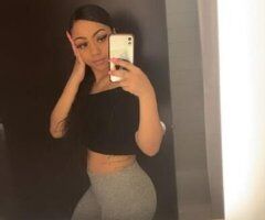 Pretty, soft and curvy 😍 - Image 2
