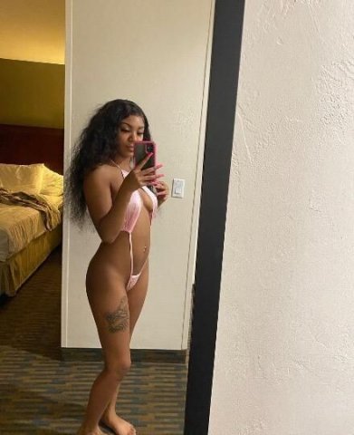 Brittany's Back 👄🫦 Preggo Coochie is the best ! - 1