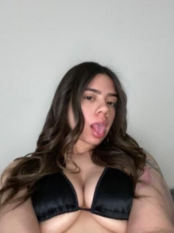 Catalina in town for the day 🥰😘🍑💋 - 1