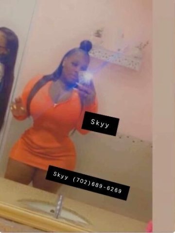Your Big Booty Curvy Goddess In Town - 1