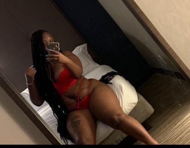 Ebony Bombshell 100% Skilled!! Love To Play!!! 😍 - 1