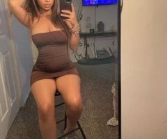 Tight ,sweet, pussy ready to meet your every need 💋 - Image 3