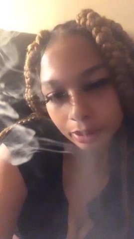 Pretty Petite Lightskin The Best youll ever have - 1