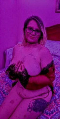 Cum SEE this SEXY lil HOTTIE - 1