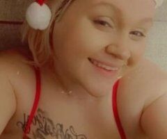Come find out why Santa's little helper made it to the top of the naughty list. NEW IN TOWN!!! BUSTY BOMB SHELL TAYLOR MAID.... - Image 4