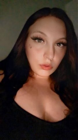 Last night here ! LEAVING STATE Curvy petite Itaalian babe ready to PLAY - 1