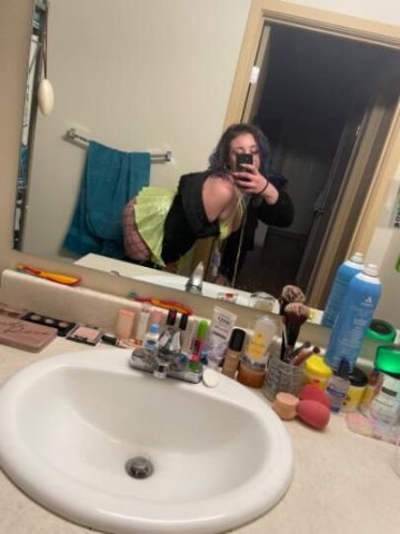 COME GET THIS FREAKY SWEET🍭 TREAT. I’M SUPER SWEET💋 SOFT W/ A CURVY BODY 🦋Clean✔ Safe✔ Discreet✔ ALWAYS FUN👅💦💦 RELAXED and DRAMA-FREE❣ What you seeis what you get 100%Real - 1