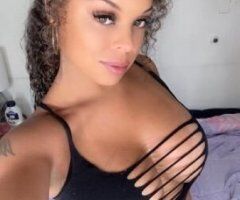 Salem escorts - It's a Beautiful say to PLAY with this Sweet Petite Treat🍭