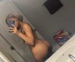 Cum 💦 get rubbed down 🍑by this beauty😘 FETISH/BDSM FRIENDLY - Image 2
